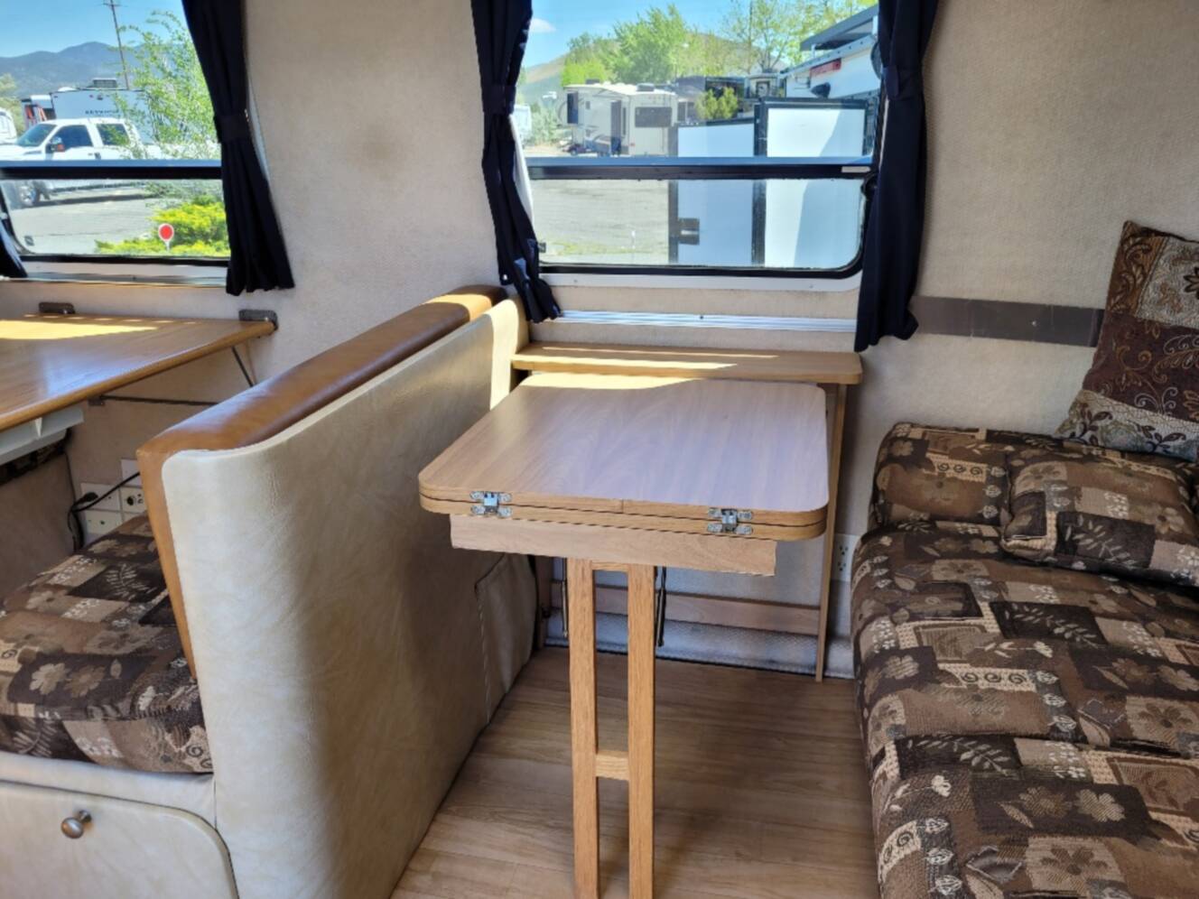 A photo of this 2006 Airstream Safari 25SS