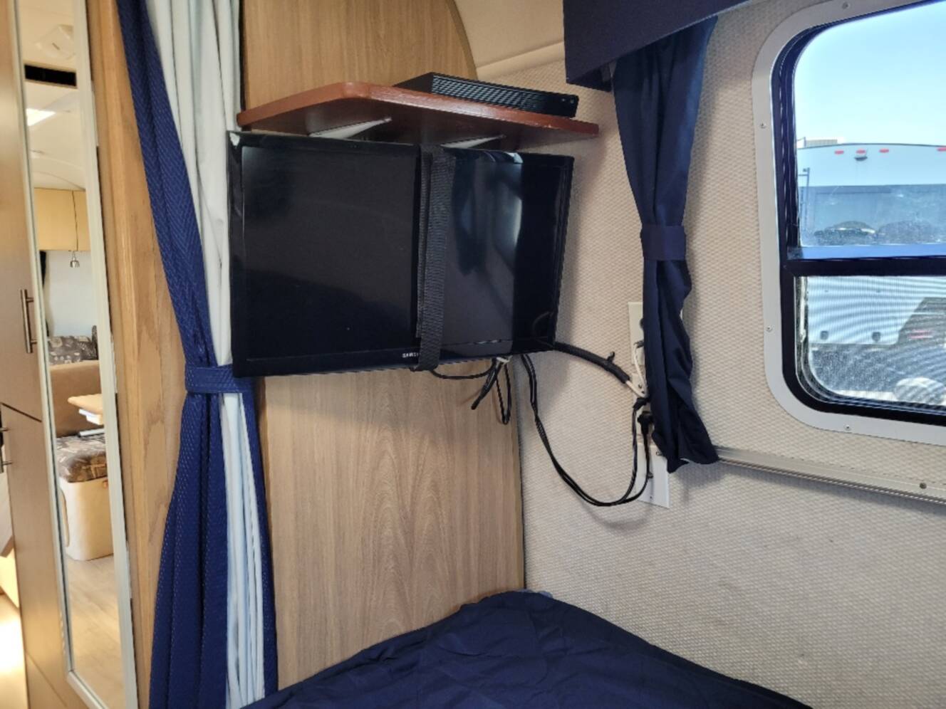 A photo of this 2006 Airstream Safari 25SS
