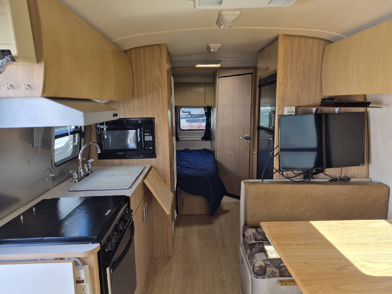 A photo of this 2006 Airstream Safari 25SS