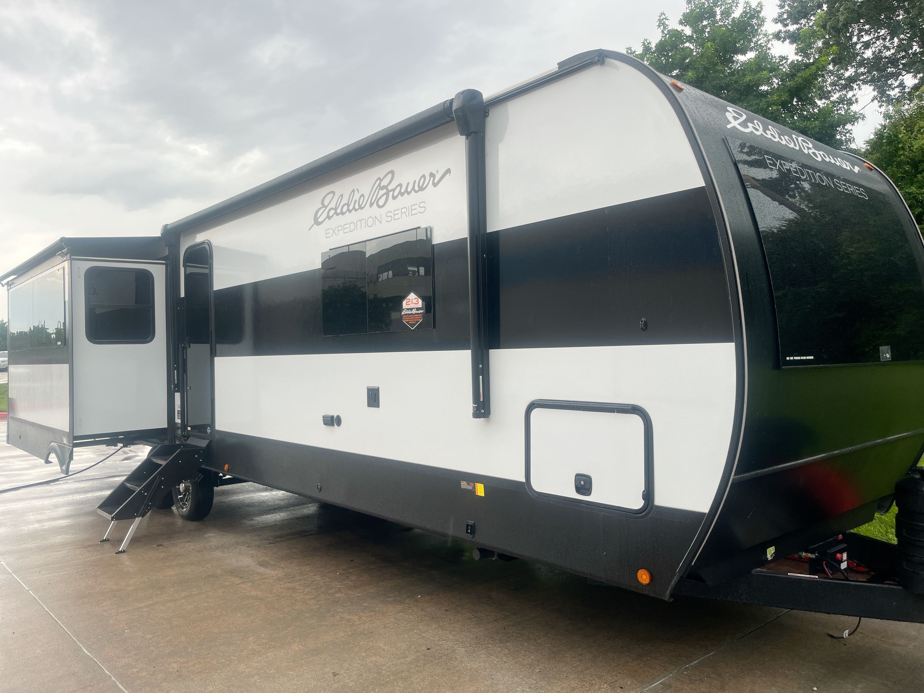 2026 Dutchmen EDDIE BAUER EXPEDITION 345RL in spring TX