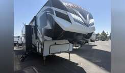 2021 Dutchmen VOLTAGE 4175 Fifth Wheel Toy Hauler RV