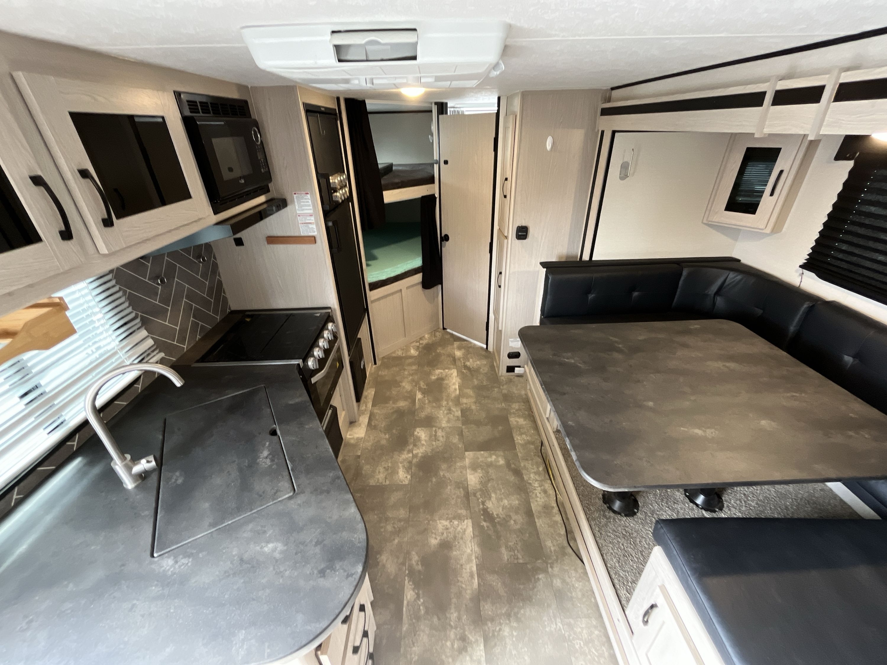 2022 Coachmen APEX 245BHS in san diego CA