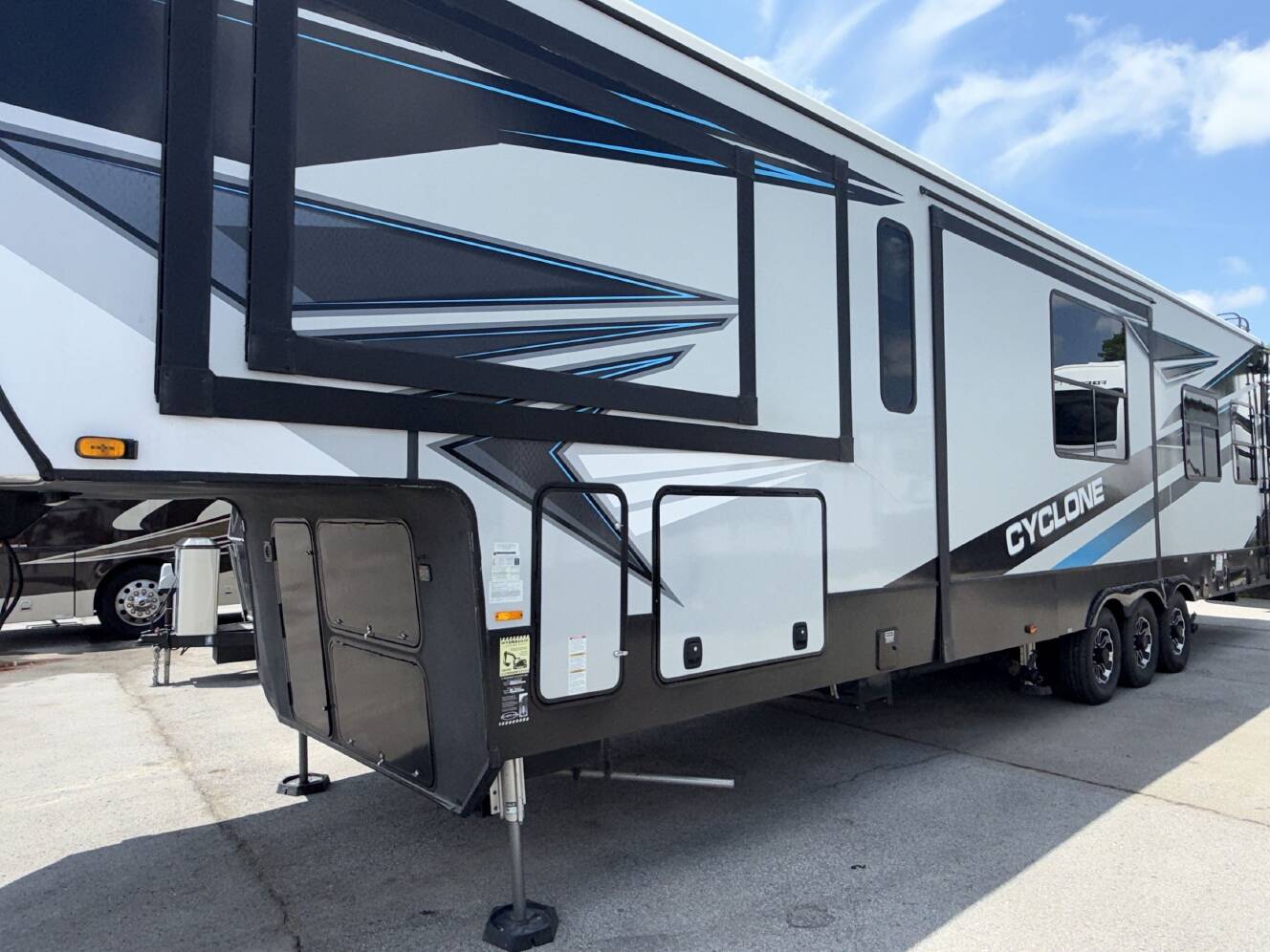 A photo of this 2021 Heartland CYCLONE 4007
