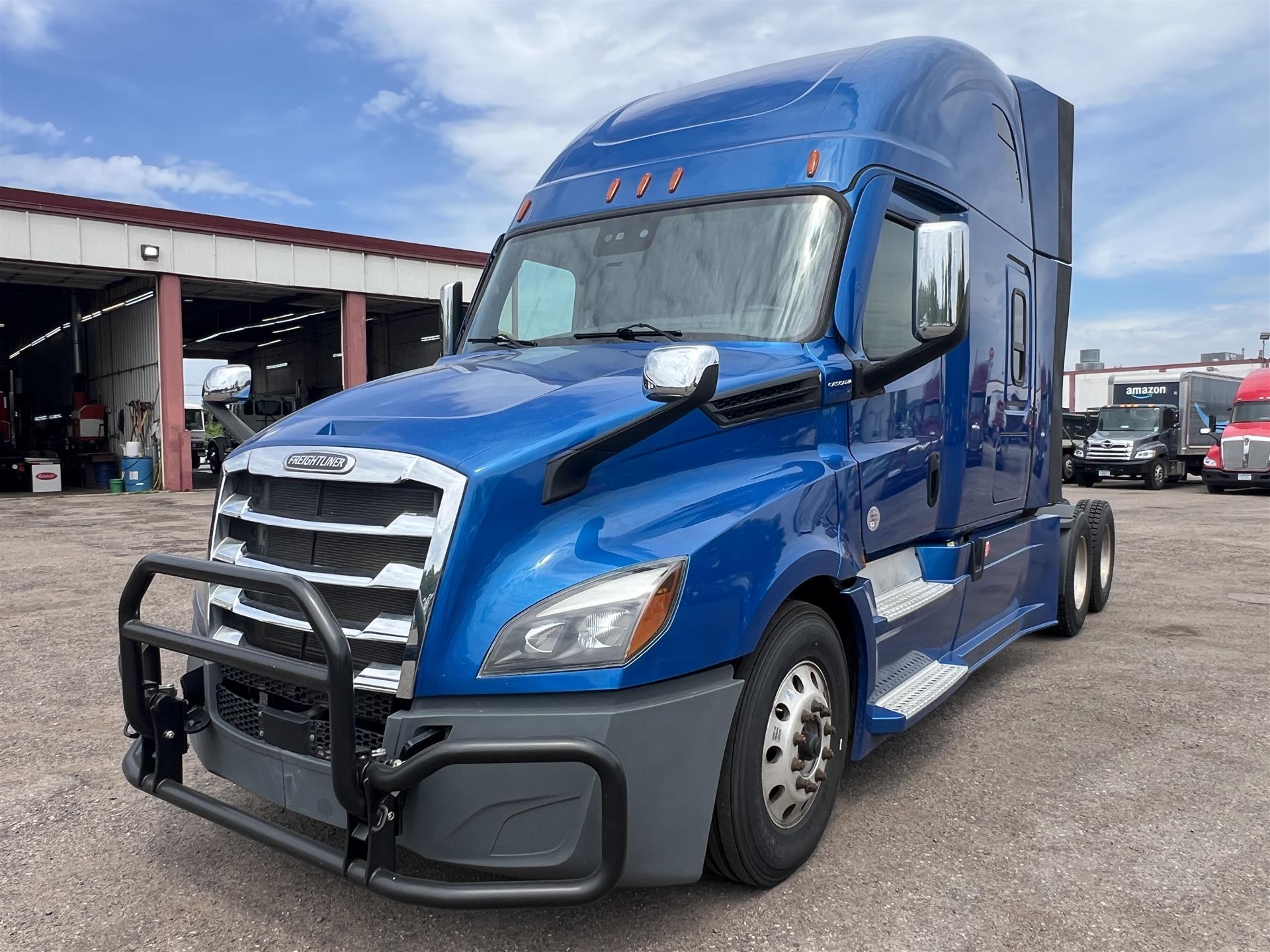 2023 FREIGHTLINER CASCADIA 126 in South Saint Paul, MN