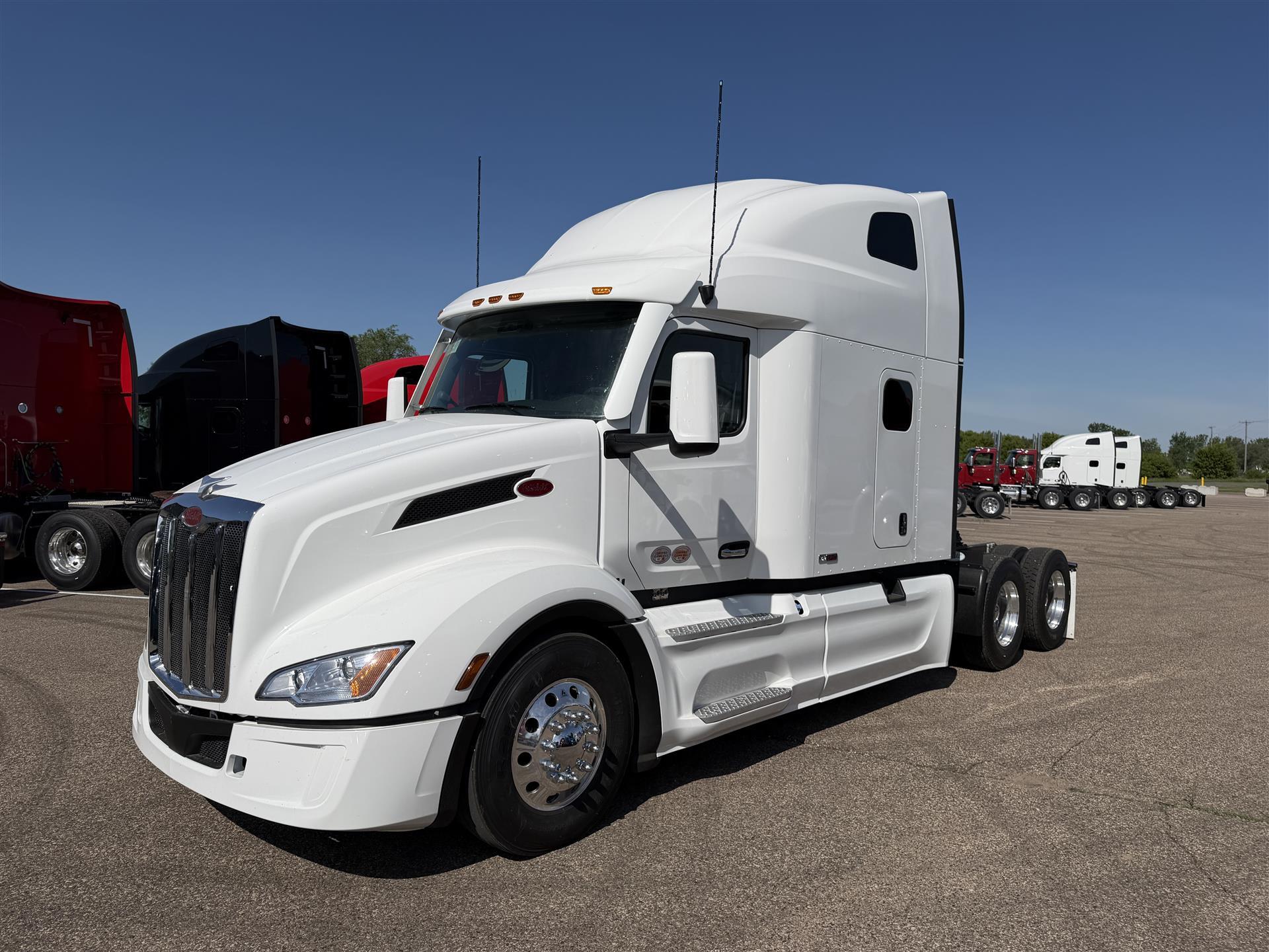 2027 PETERBILT 579 in Eau Claire, WI