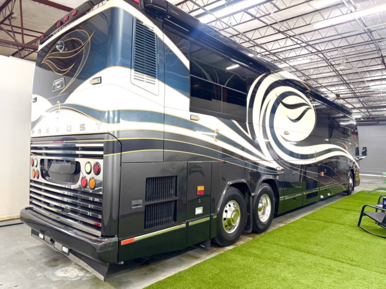 A photo of this 2005 Prevost LIBERTY ELEGANT LADY H 3 45 DOUBLE SLIDE