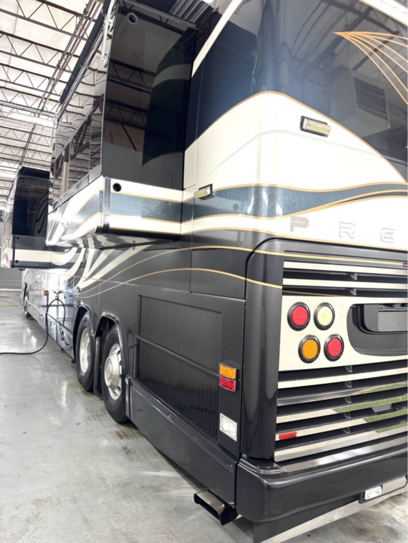 A photo of this 2005 Prevost LIBERTY ELEGANT LADY H 3 45 DOUBLE SLIDE