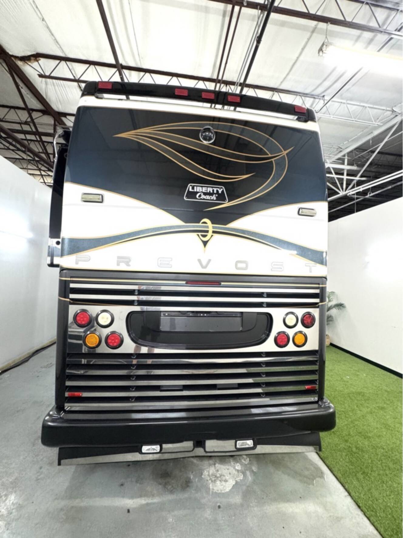 A photo of this 2005 Prevost LIBERTY ELEGANT LADY H 3 45 DOUBLE SLIDE