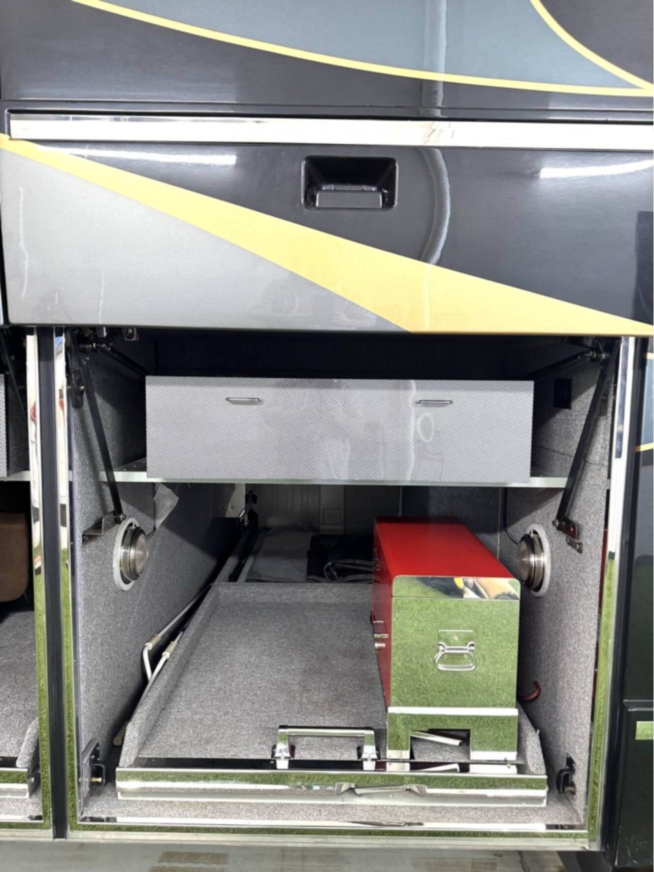 A photo of this 2005 Prevost LIBERTY ELEGANT LADY H 3 45 DOUBLE SLIDE