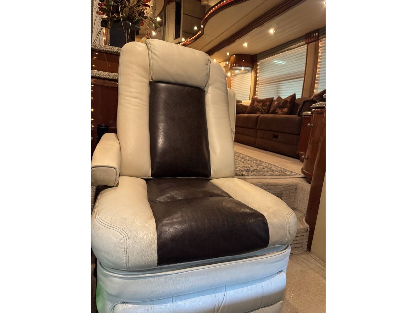 A photo of this 2005 Prevost LIBERTY ELEGANT LADY H 3 45 DOUBLE SLIDE