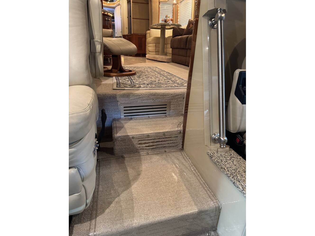 A photo of this 2005 Prevost LIBERTY ELEGANT LADY H 3 45 DOUBLE SLIDE