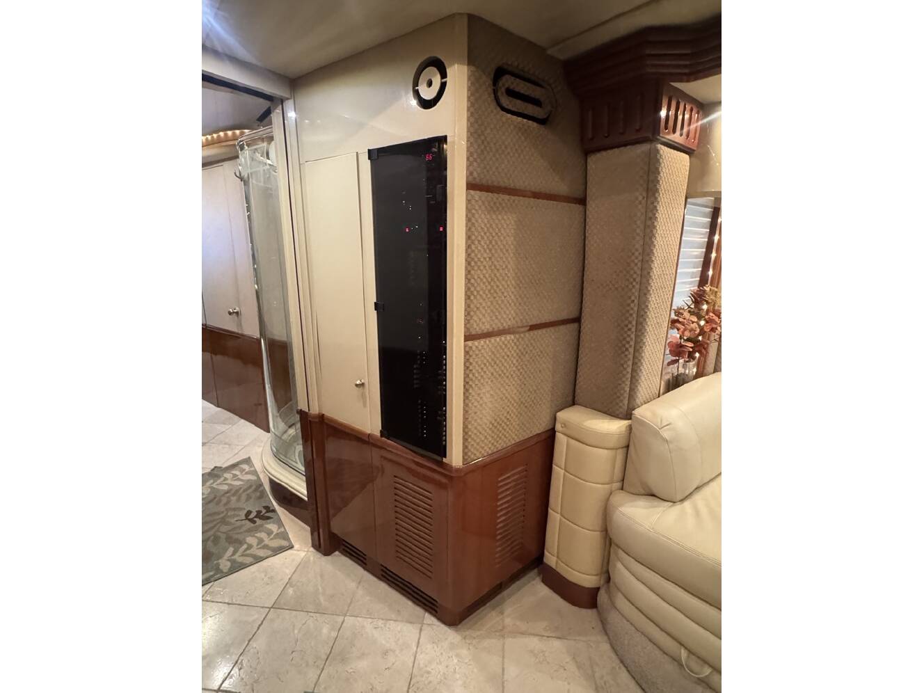 A photo of this 2005 Prevost LIBERTY ELEGANT LADY H 3 45 DOUBLE SLIDE