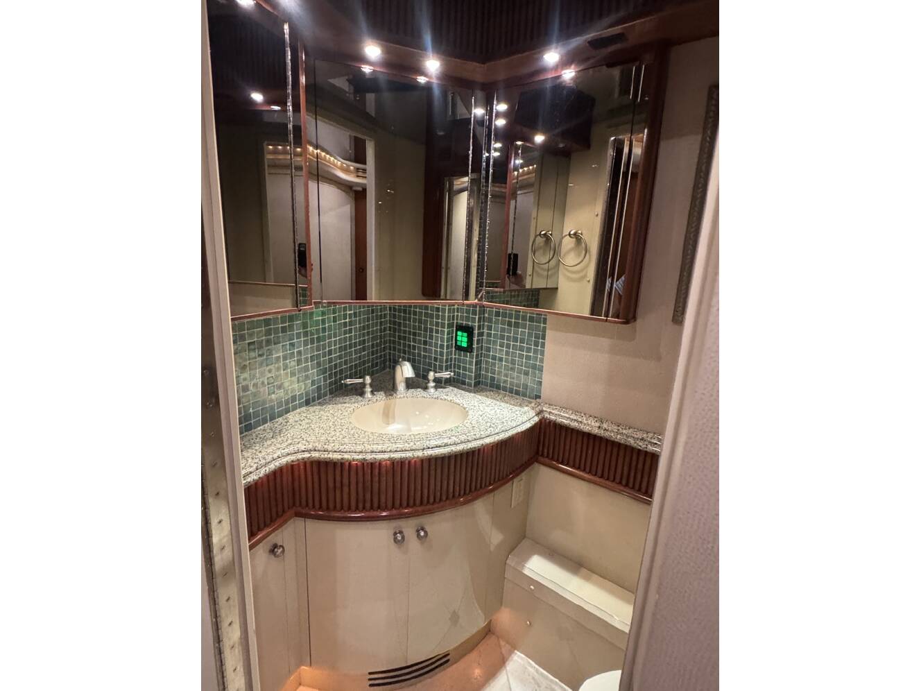 A photo of this 2005 Prevost LIBERTY ELEGANT LADY H 3 45 DOUBLE SLIDE