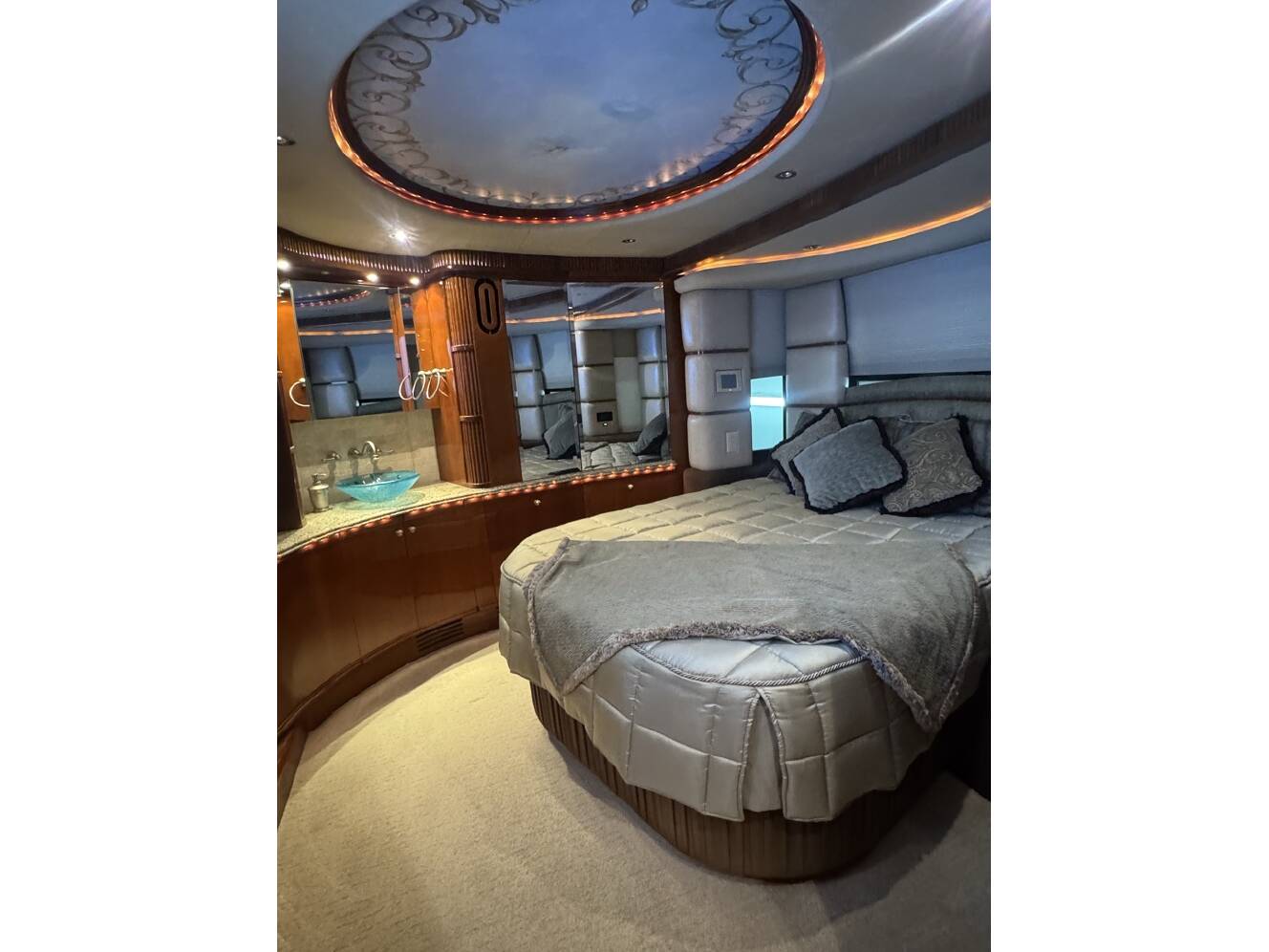 A photo of this 2005 Prevost LIBERTY ELEGANT LADY H 3 45 DOUBLE SLIDE