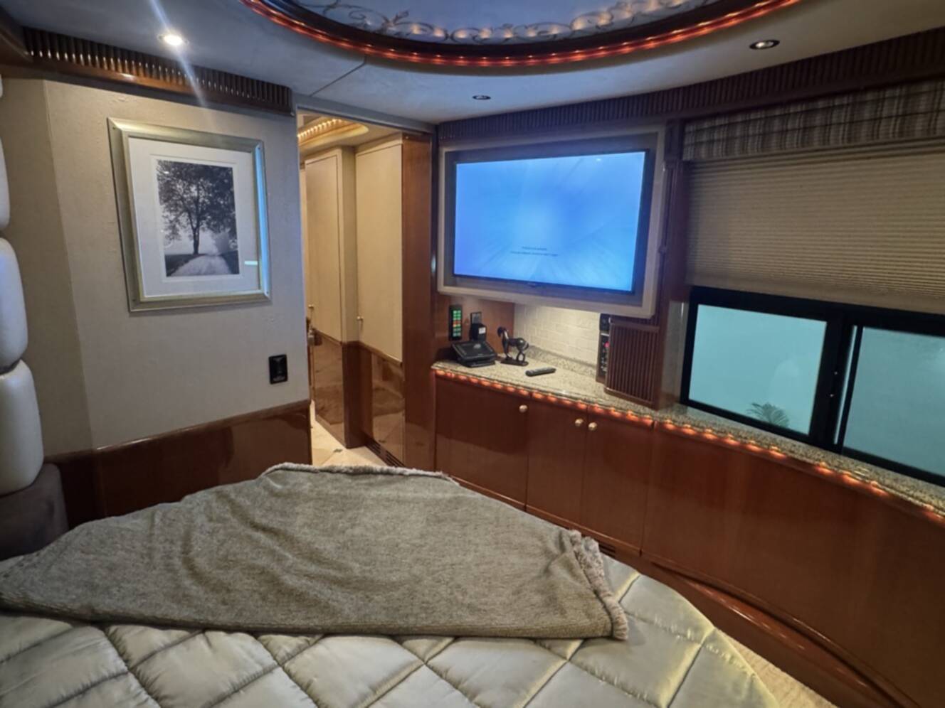 A photo of this 2005 Prevost LIBERTY ELEGANT LADY H 3 45 DOUBLE SLIDE