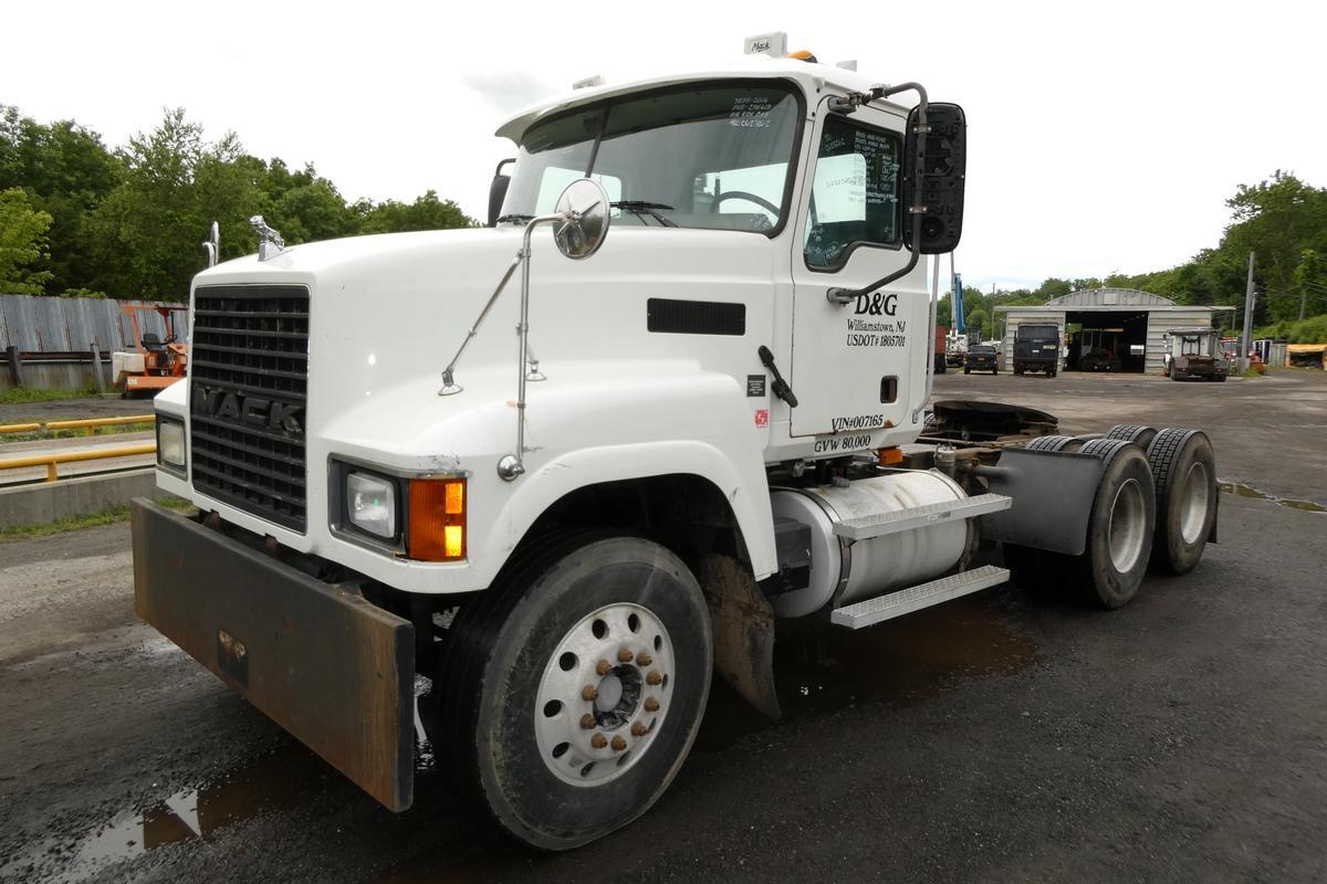 2006 MACK 600 in Sparrow Bush, NY