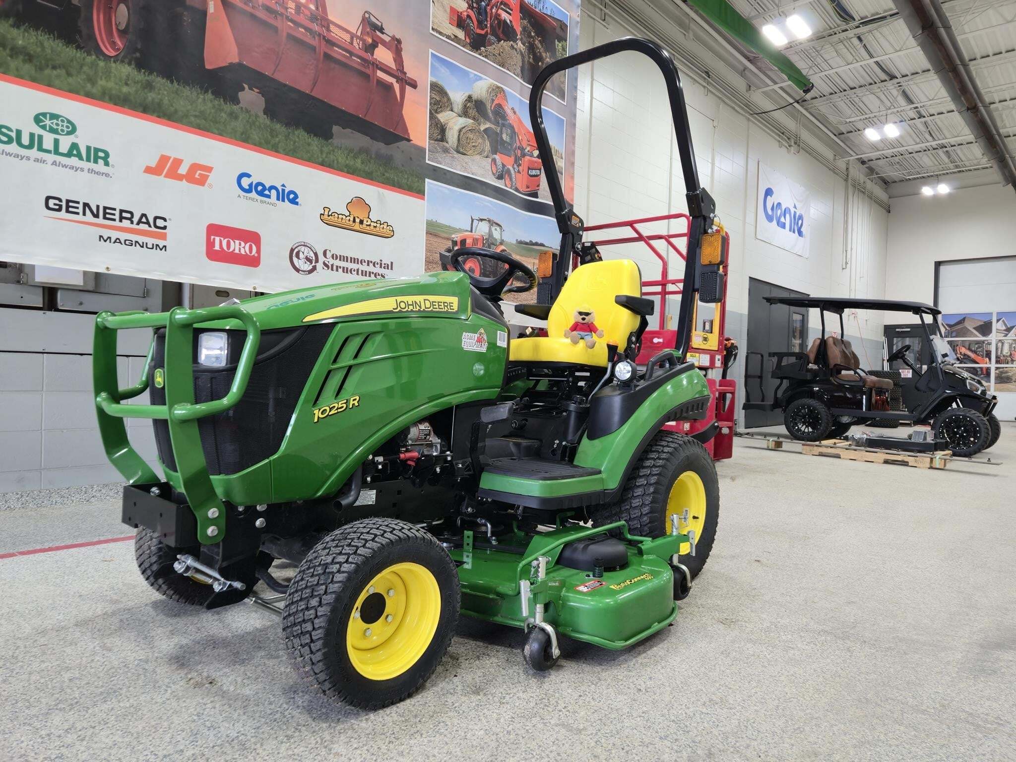 2019 JOHN DEERE 1025R in Grand Forks, ND