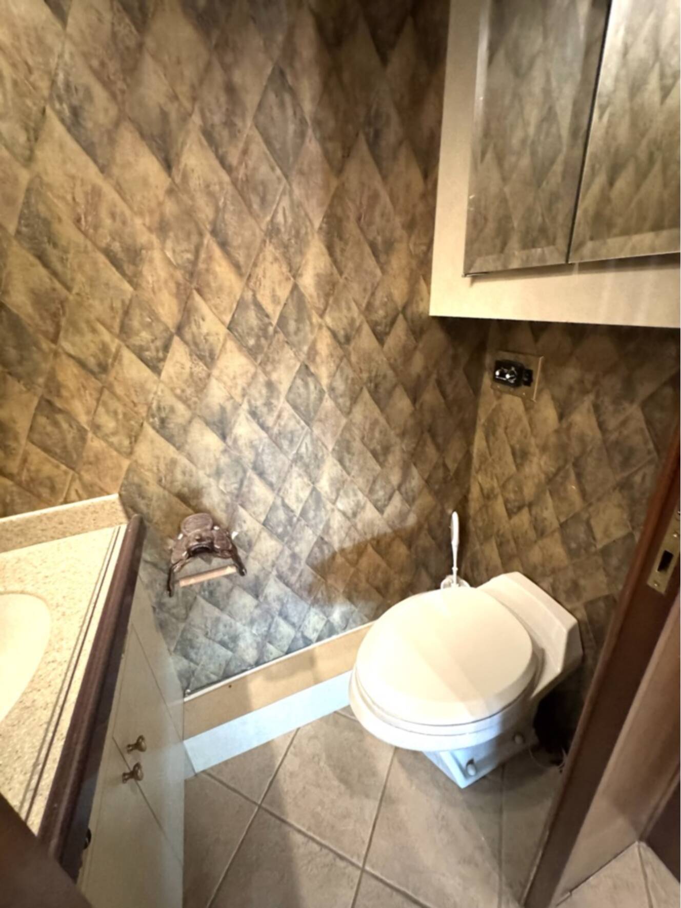 A photo of this 2001 Prevost ROYALE COACH XLII
