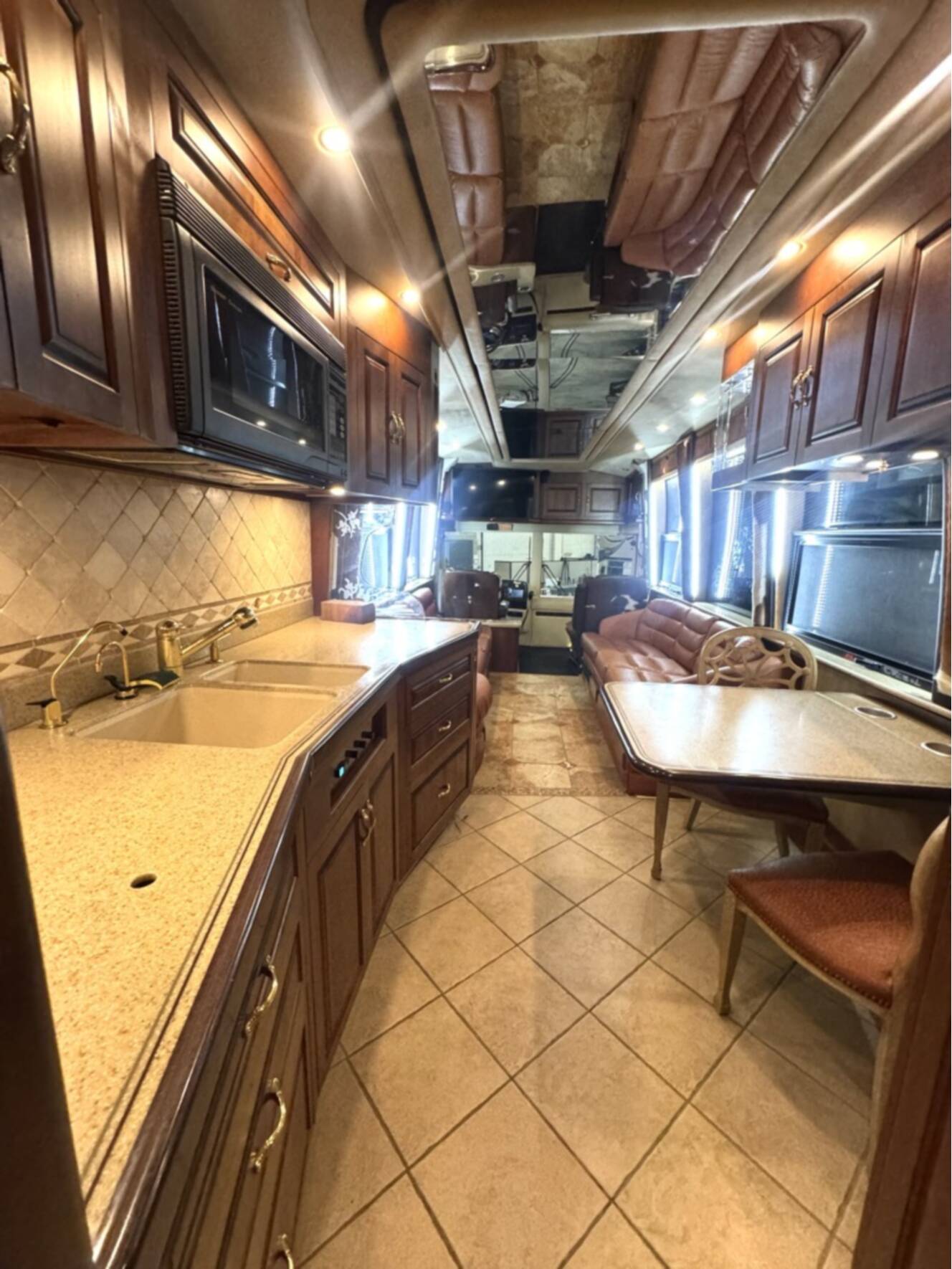 A photo of this 2001 Prevost ROYALE COACH XLII