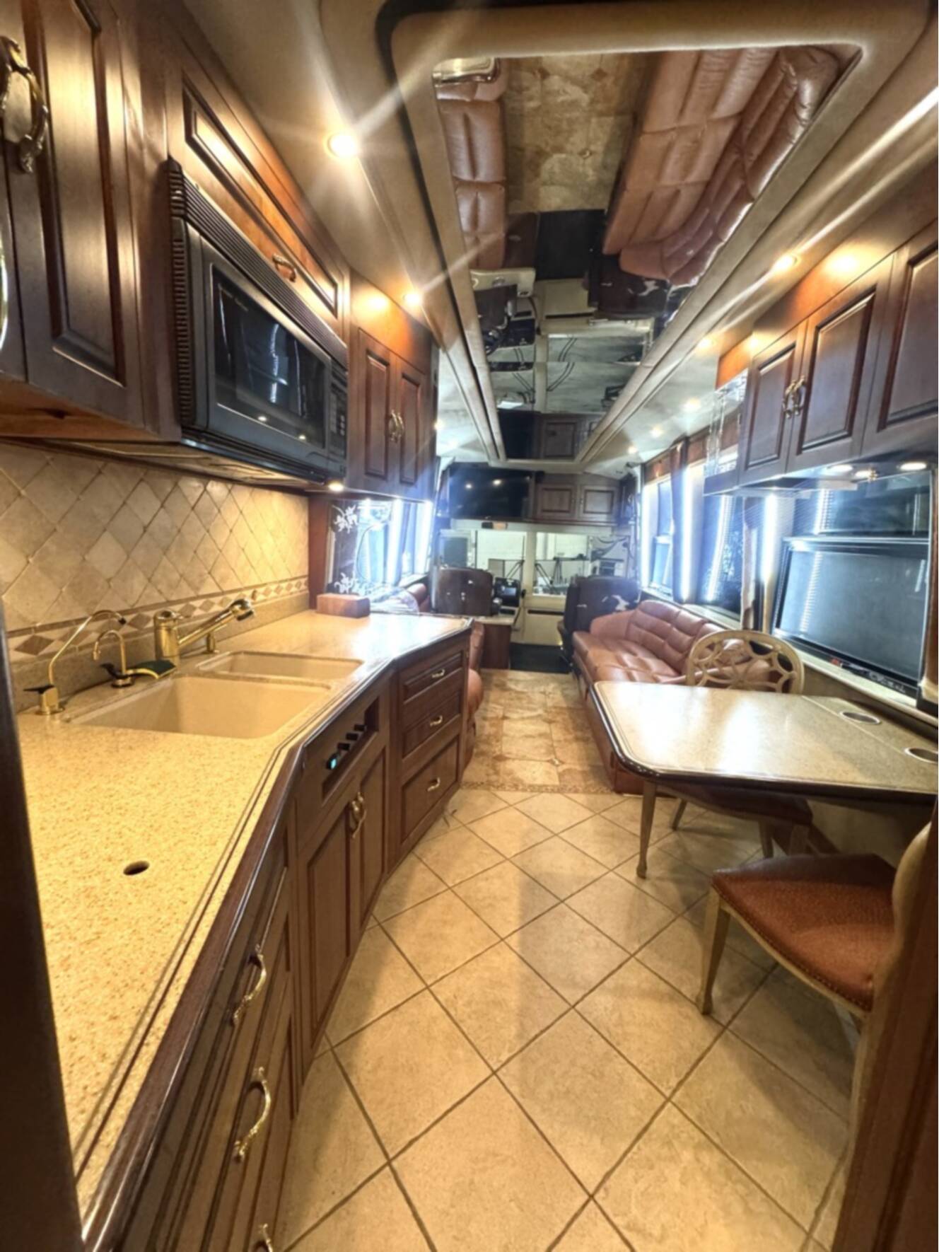 A photo of this 2001 Prevost ROYALE COACH XLII