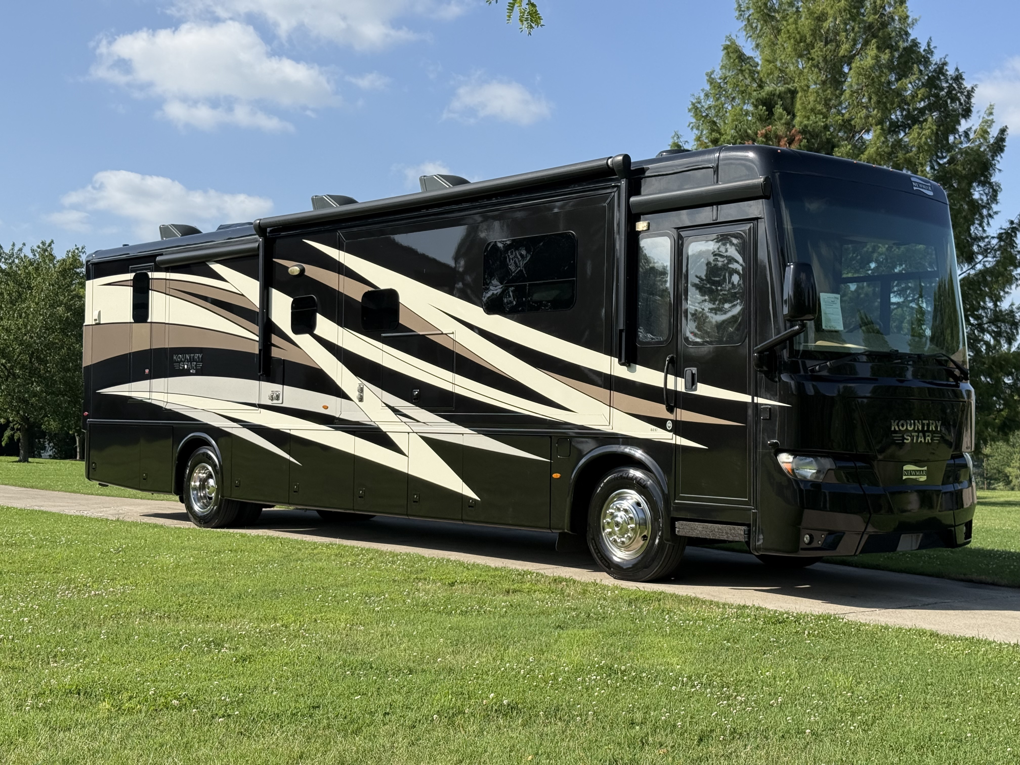 2020 Newmar KOUNTRY STAR 4037 in harrodsburg KY