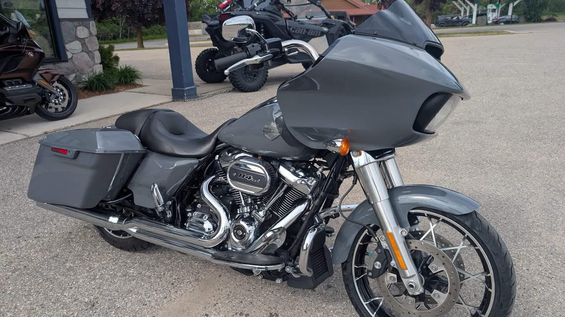 にゃあ Harley-Davidson Road Glide Motorcycles For Sale Near Petoskey, MI