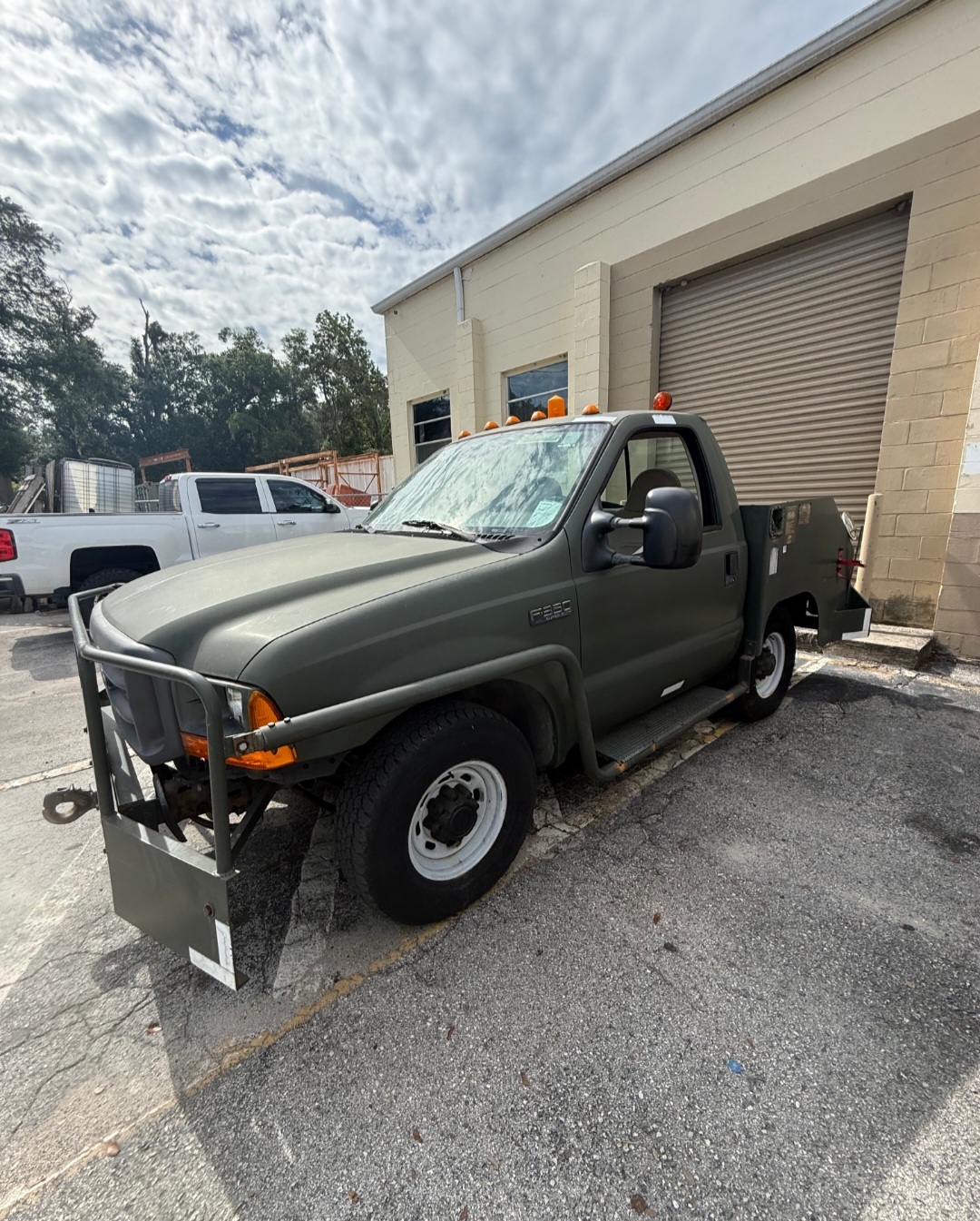 2001 FORD F350 in Webster, FL