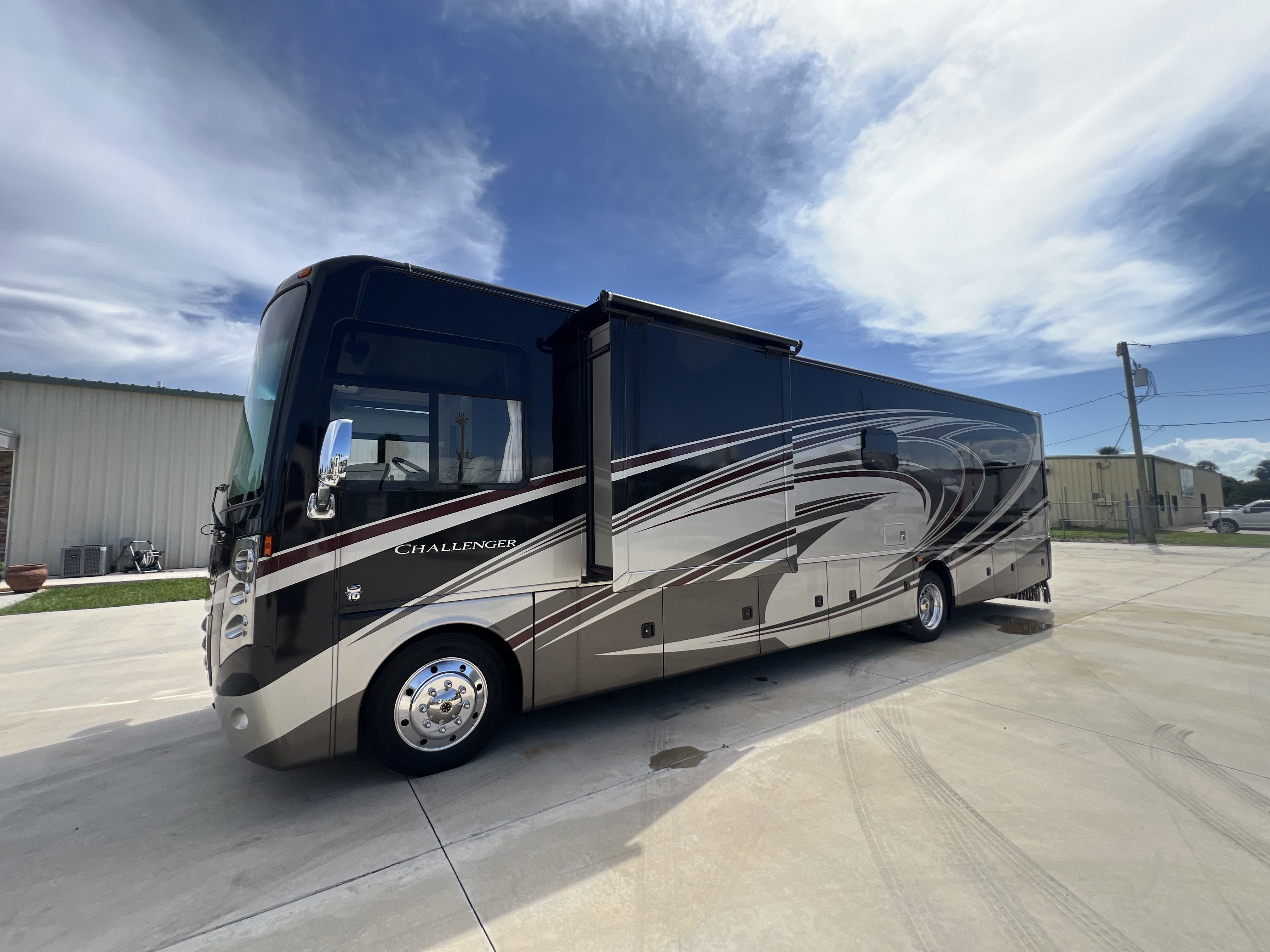 2015 Thor Motor Coach CHALLENGER 37KT in lakeland FL