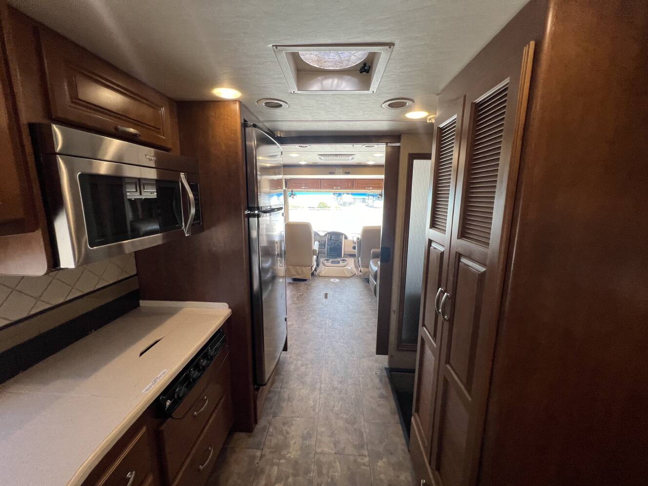 A photo of this 2015 Thor Motor Coach CHALLENGER 37KT
