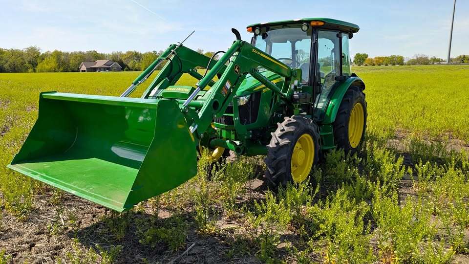 2024 JOHN DEERE 5075E in Gurnee, IL