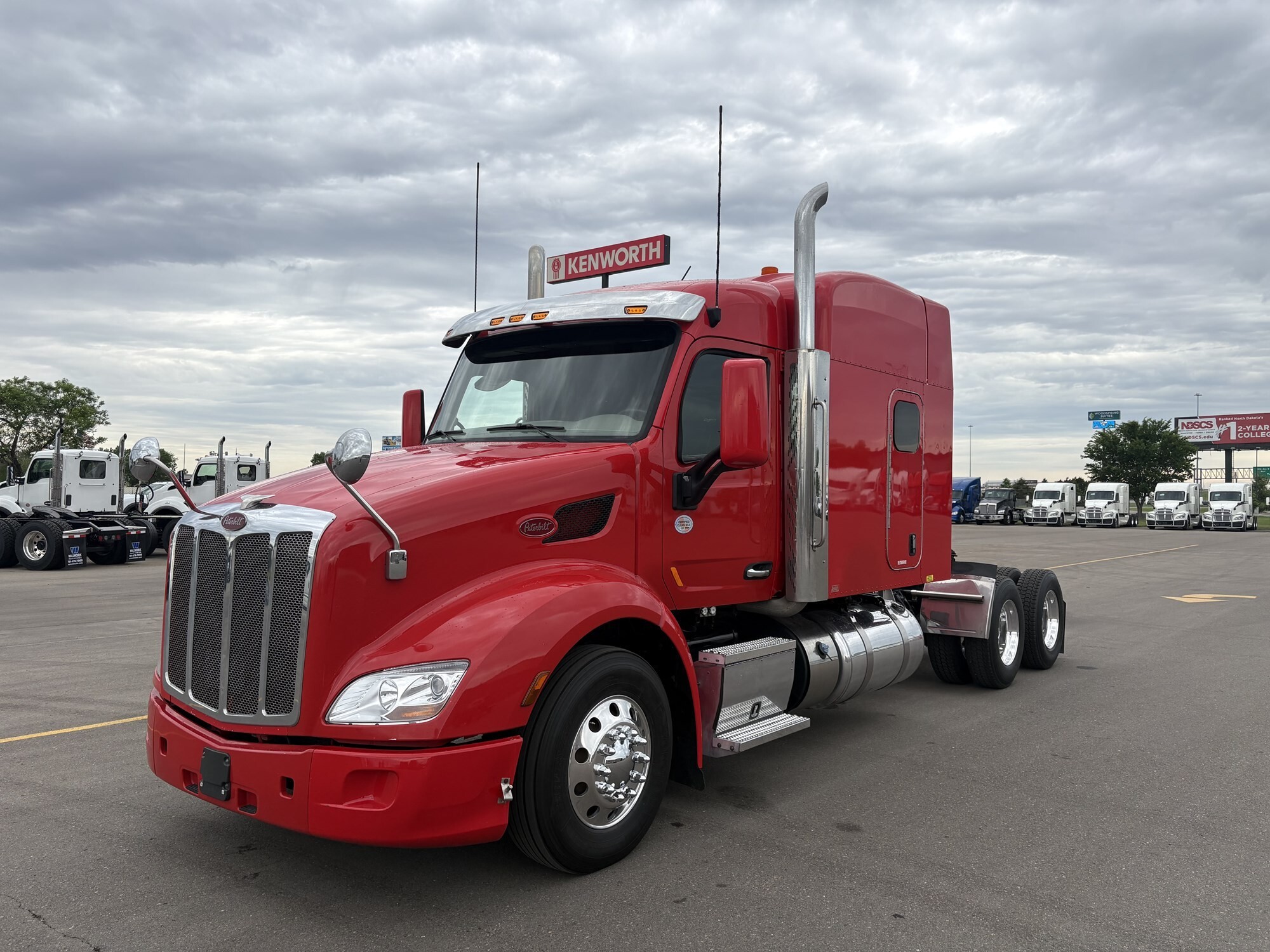 2020 PETERBILT 579 in Fargo, ND