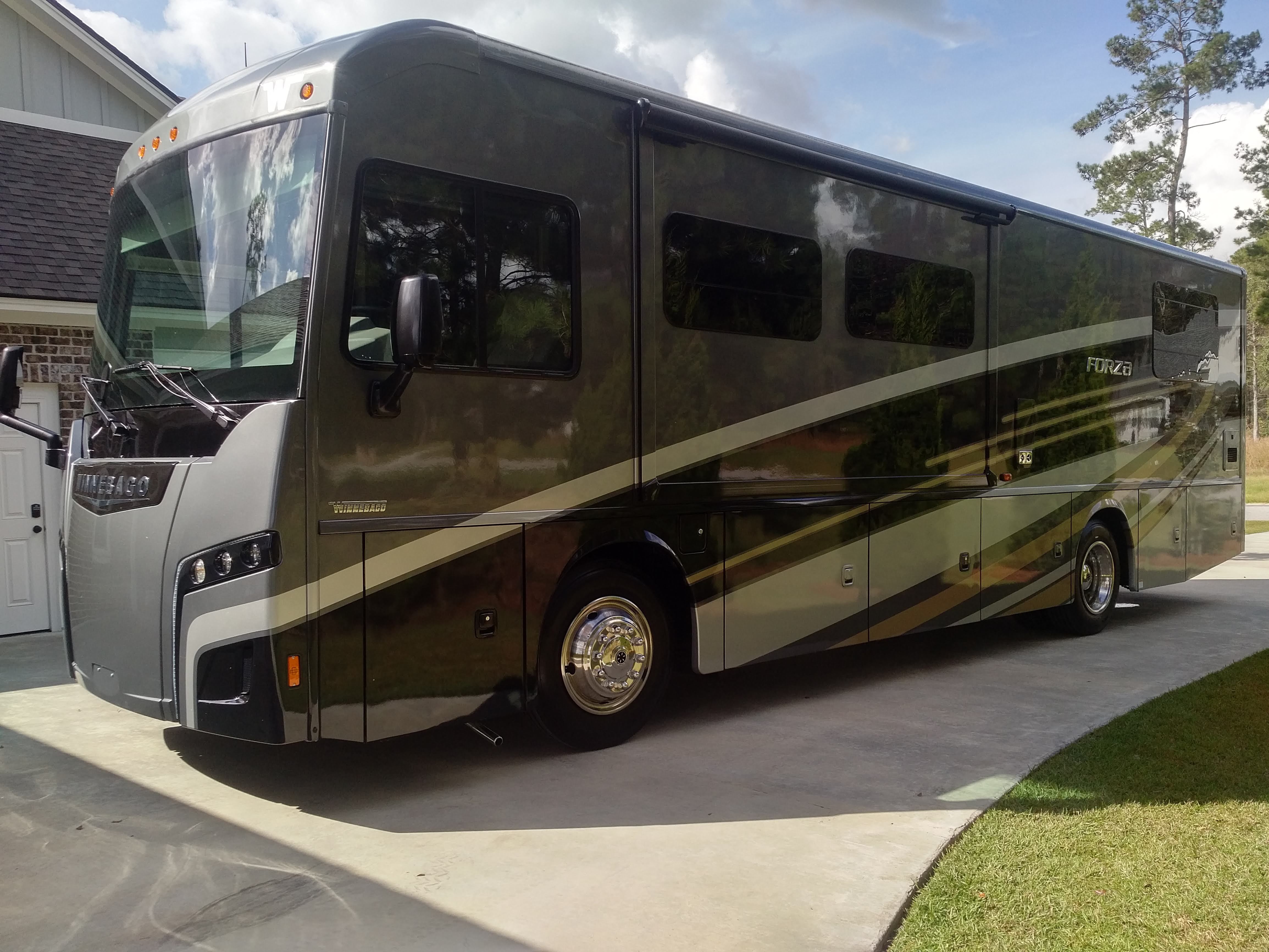 2021 Winnebago FORZA 34T RV
