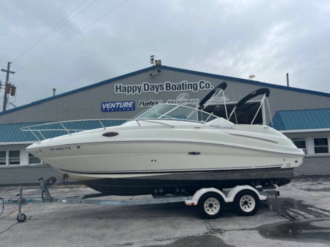 A photo of this 2006 Sea Ray 240 SD