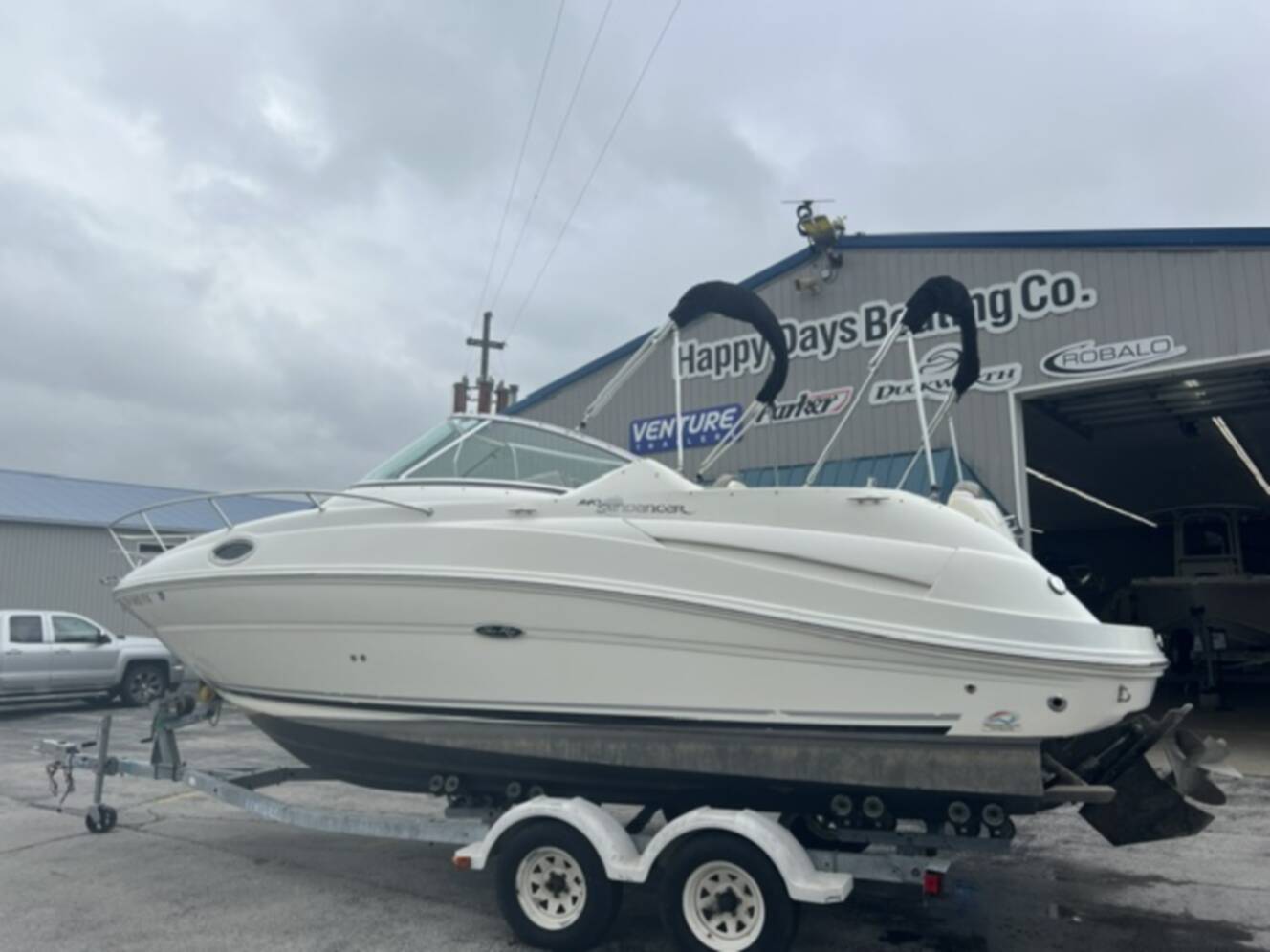 A photo of this 2006 Sea Ray 240 SD