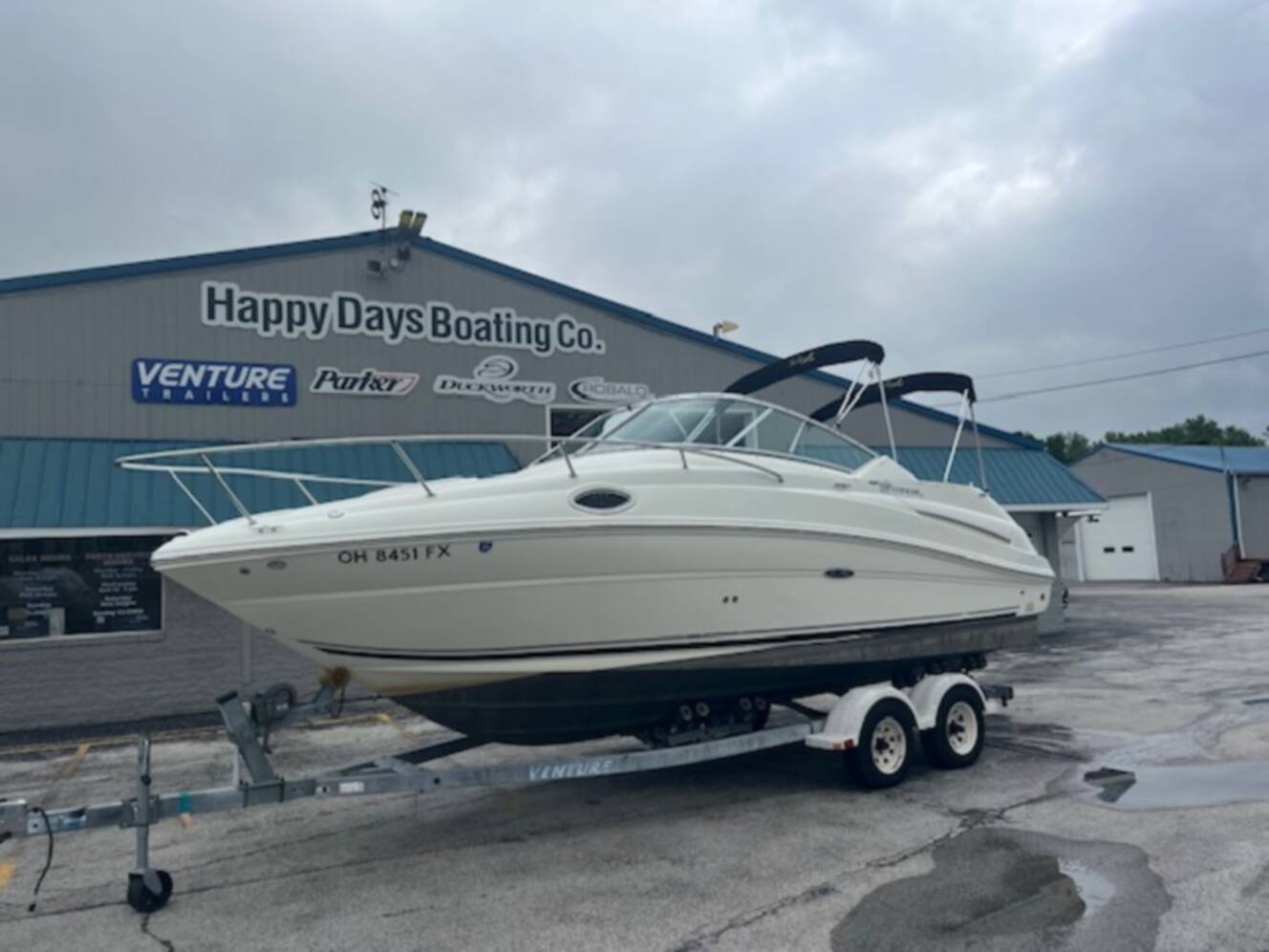 A photo of this 2006 Sea Ray 240 SD