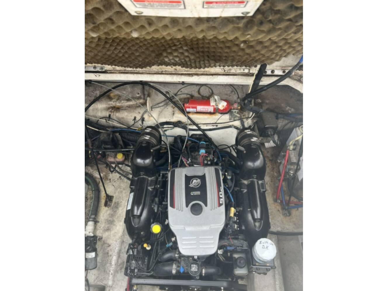 A photo of this 2006 Sea Ray 240 SD