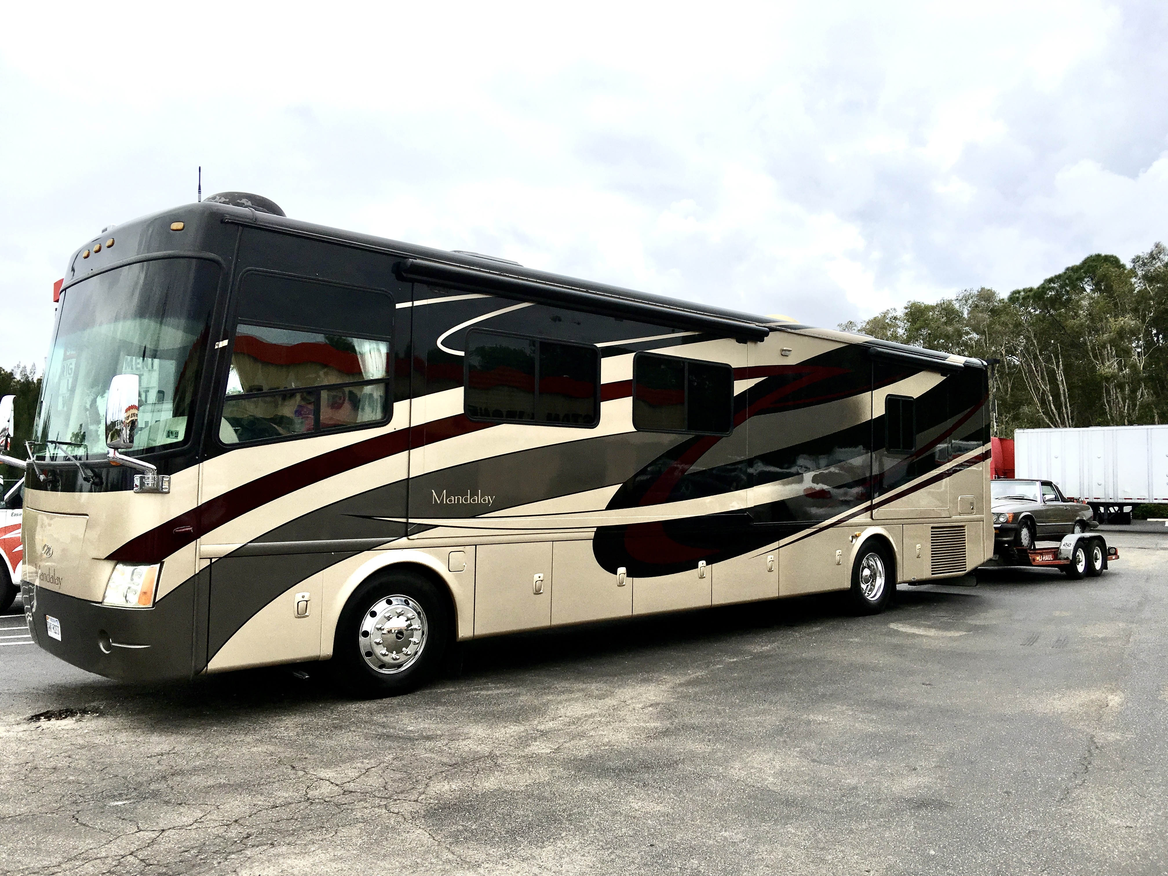 2007 Thor Motor Coach FOUR WINDS MANDALAY 40G in bumpass VA