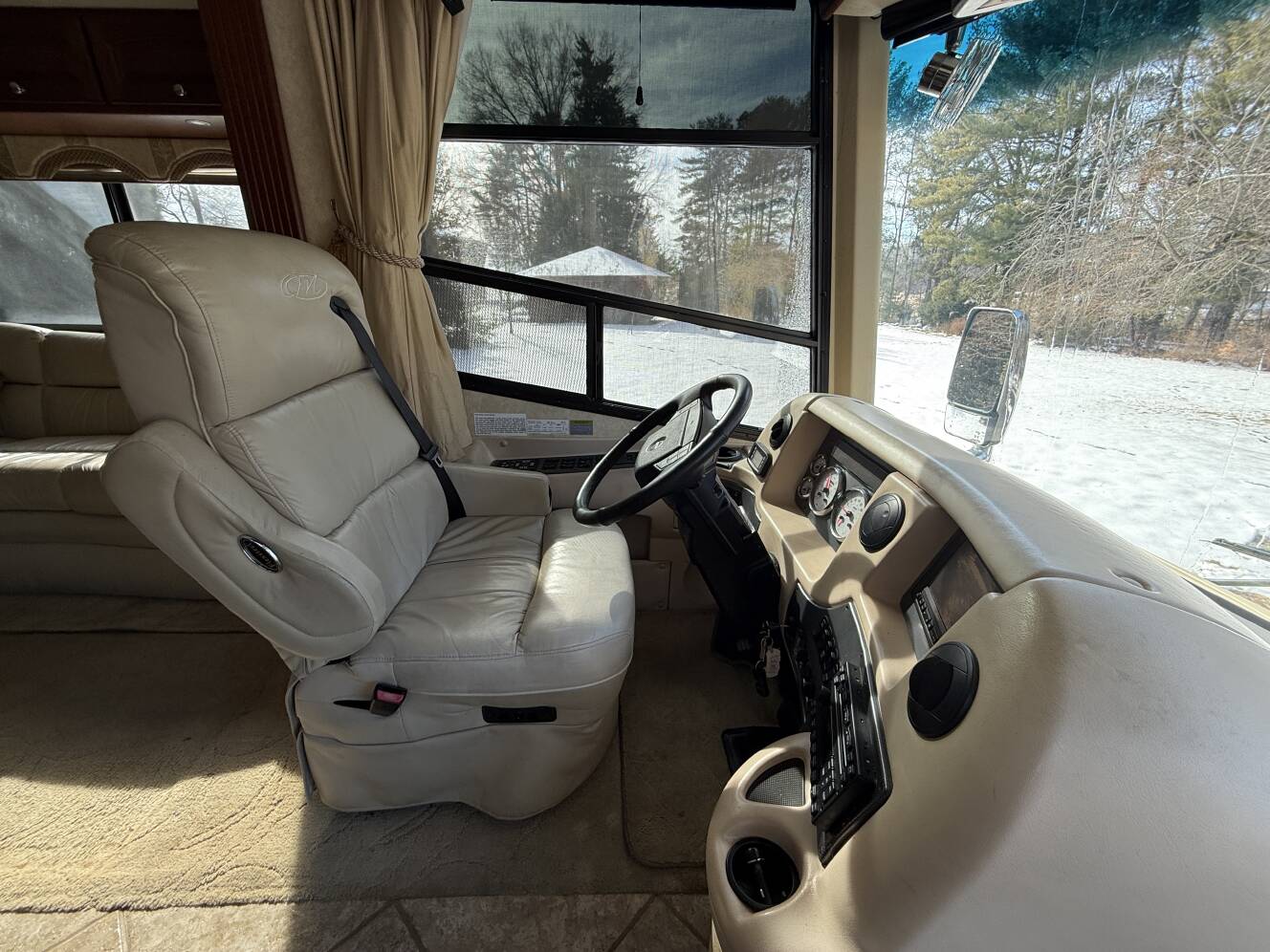 A photo of this 2007 Thor Motor Coach FOUR WINDS MANDALAY 40G