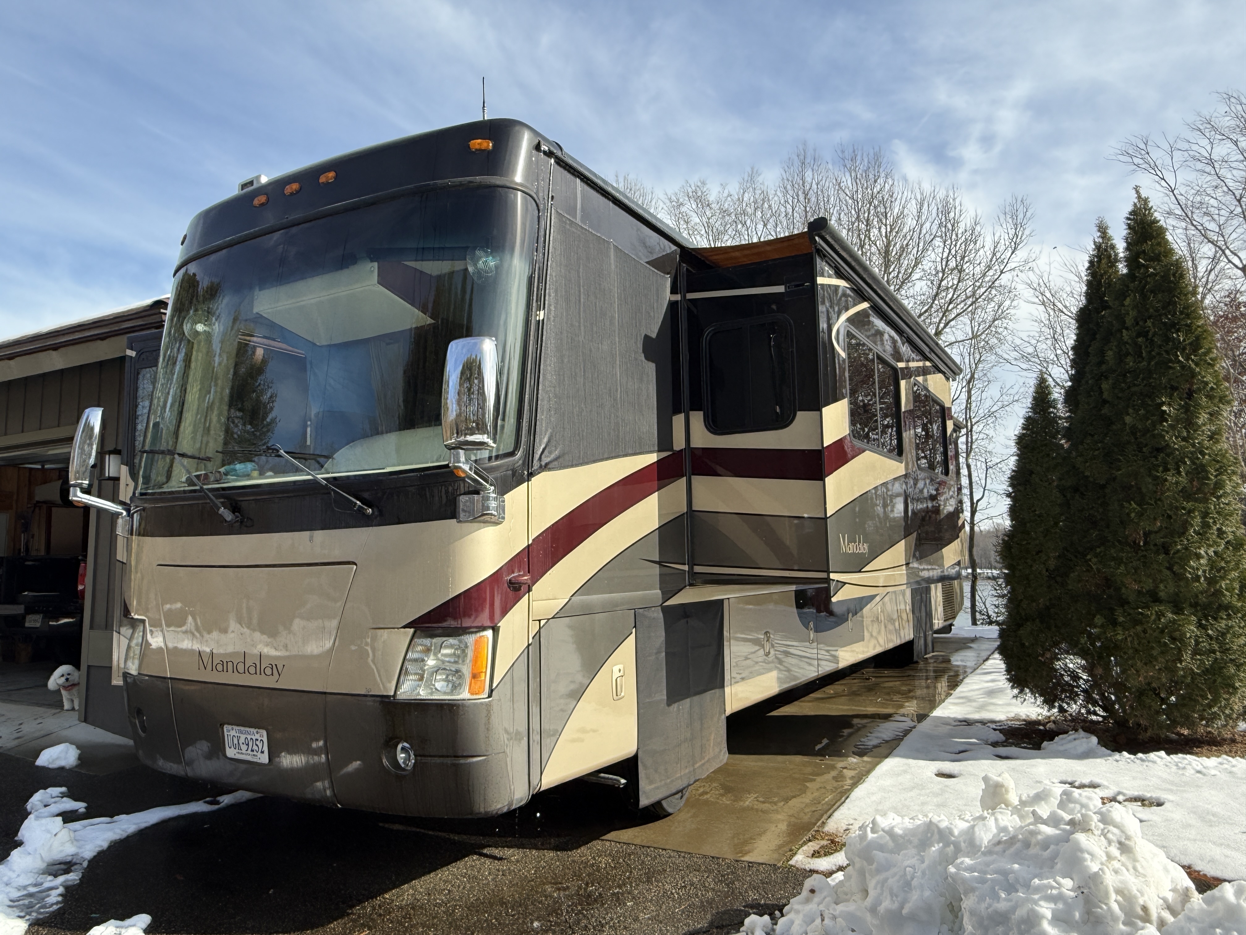 2007 Thor Motor Coach FOUR WINDS MANDALAY 40G in bumpass VA