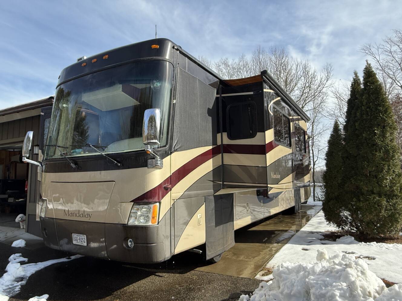 A photo of this 2007 Thor Motor Coach FOUR WINDS MANDALAY 40G