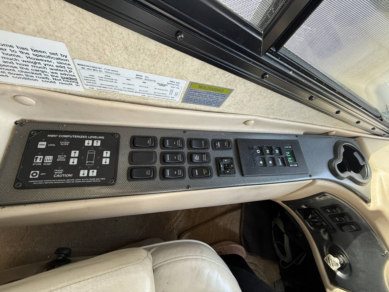 A photo of this 2007 Thor Motor Coach FOUR WINDS MANDALAY 40G