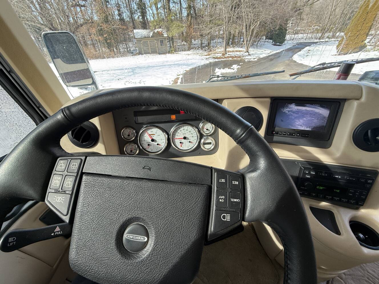 A photo of this 2007 Thor Motor Coach FOUR WINDS MANDALAY 40G