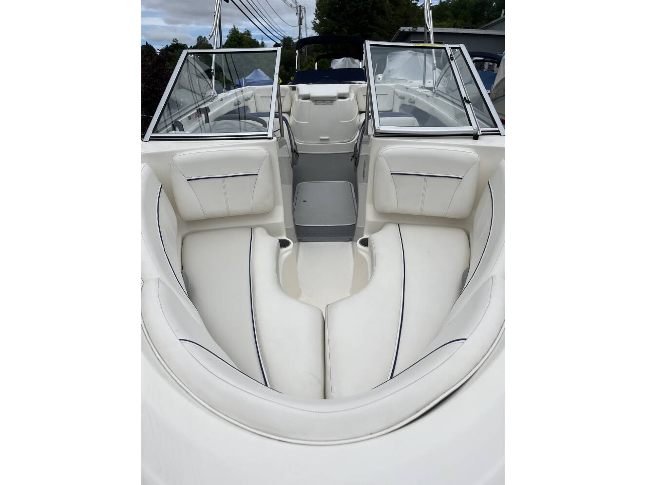 A photo of this 2008 Bayliner 195 Discovery