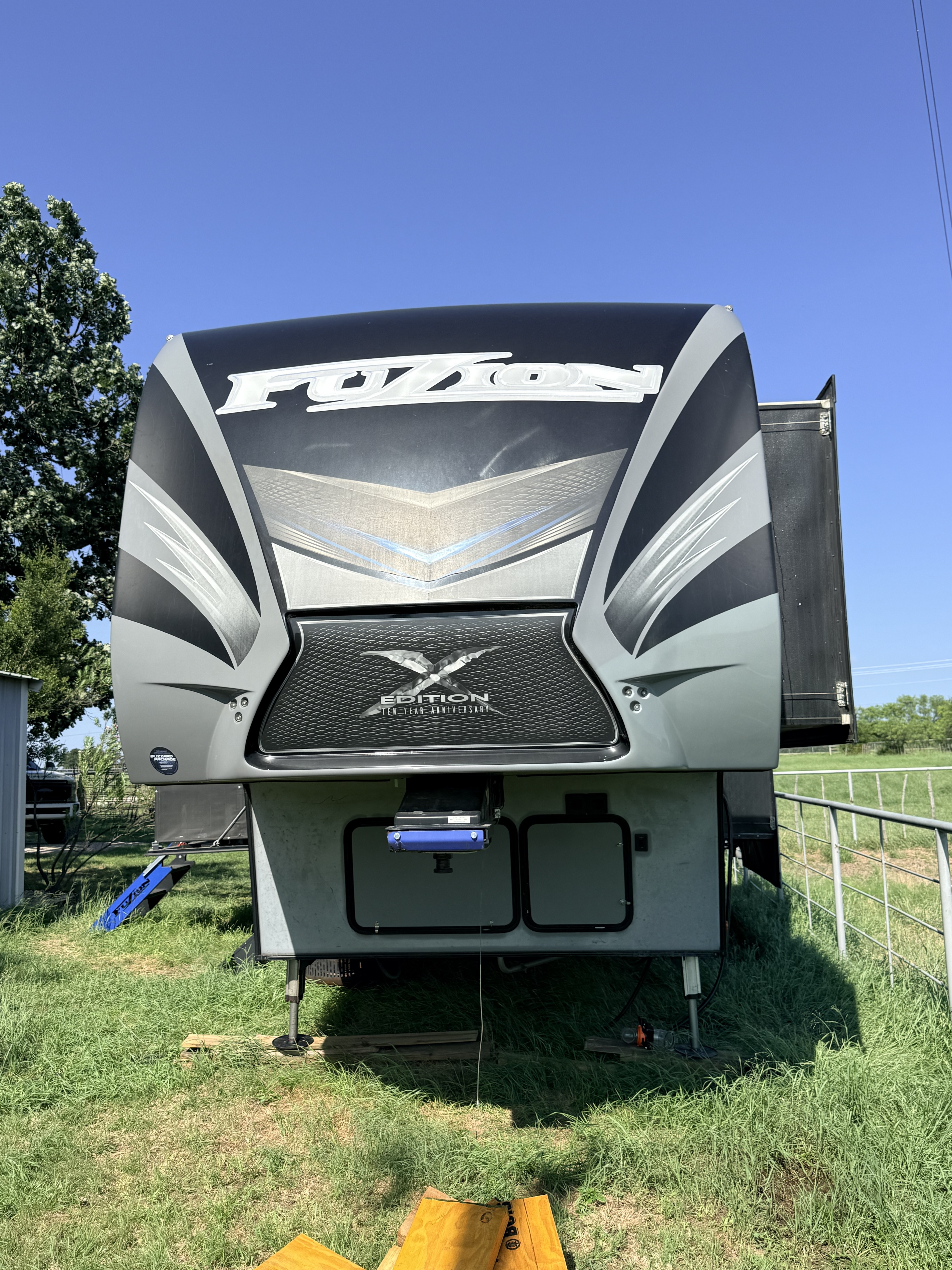 2017 Keystone FUZION 420 in weatherford TX