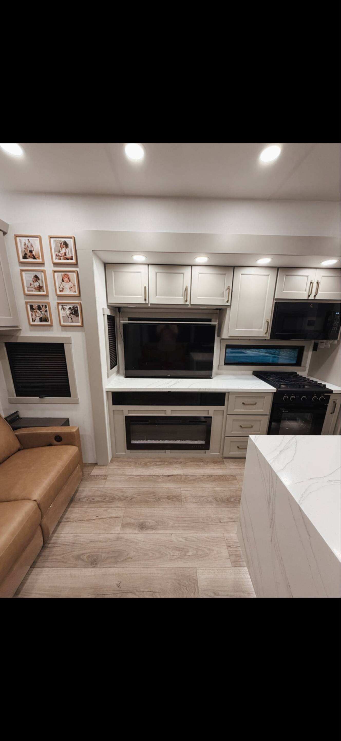 A photo of this 2025 Brinkley MODEL G 4100