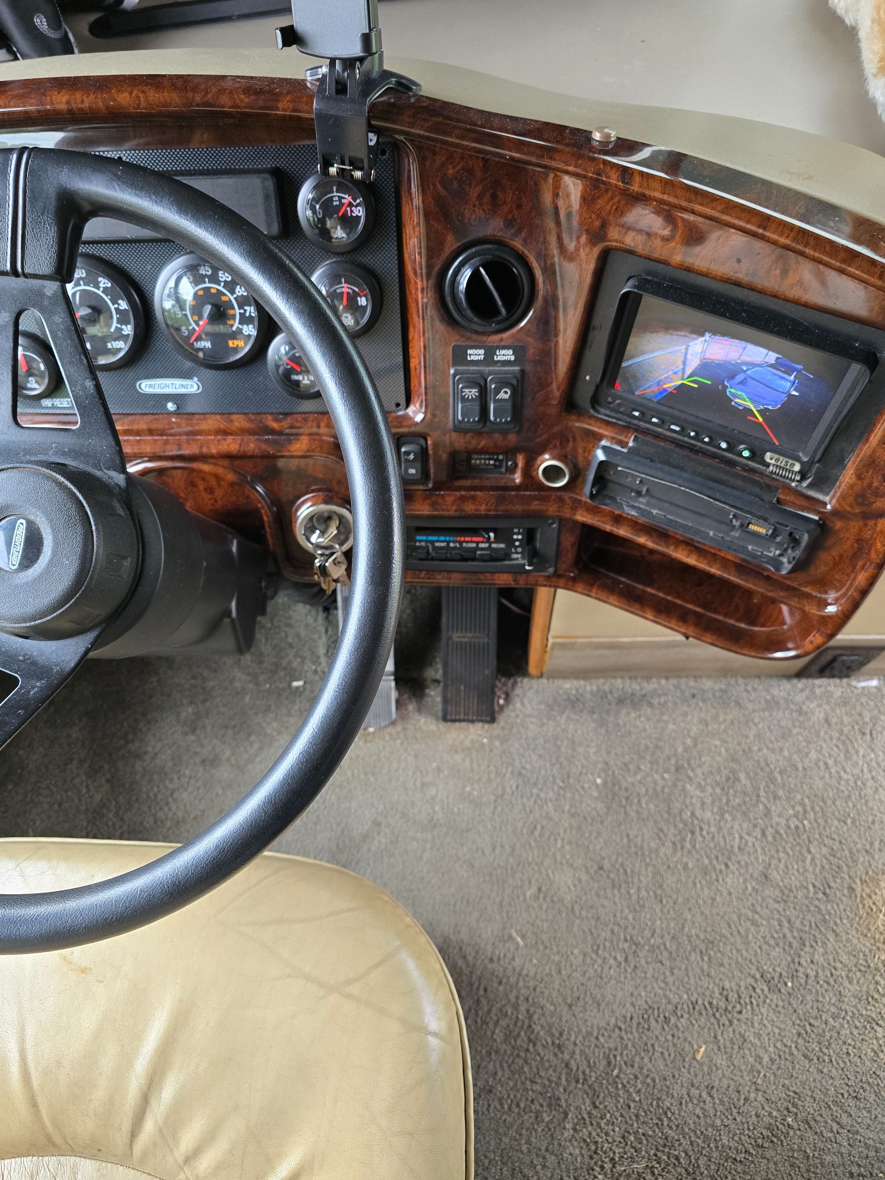 1999 Fleetwood DISCOVERY 37V in vincentown NJ