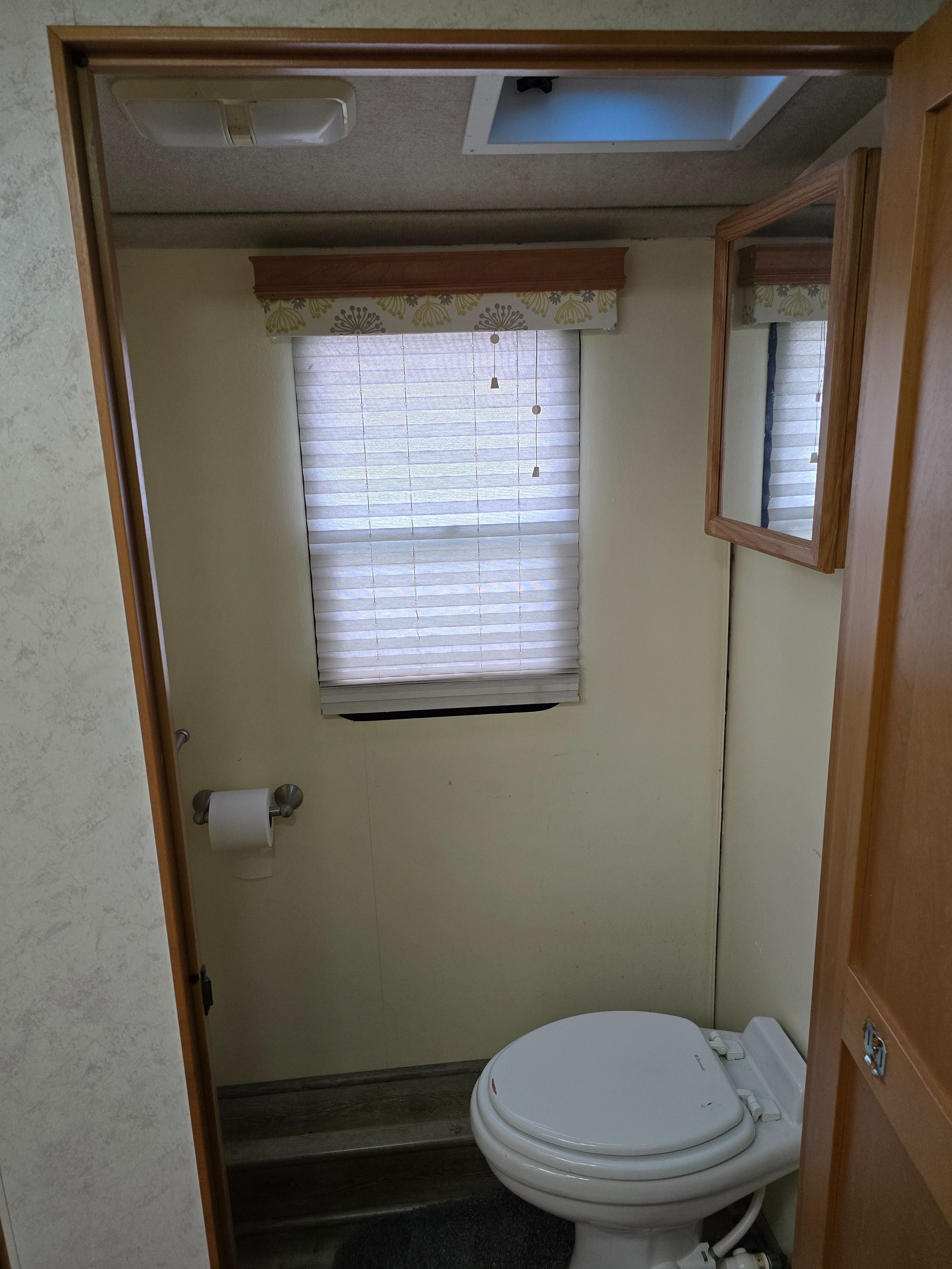 1999 Fleetwood DISCOVERY 37V in vincentown NJ