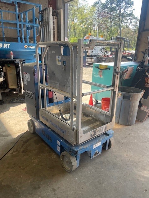 2019 GENIE GR - 20 - Single Man Lift 20 ft. (Drivable) in Lakewood, NJ