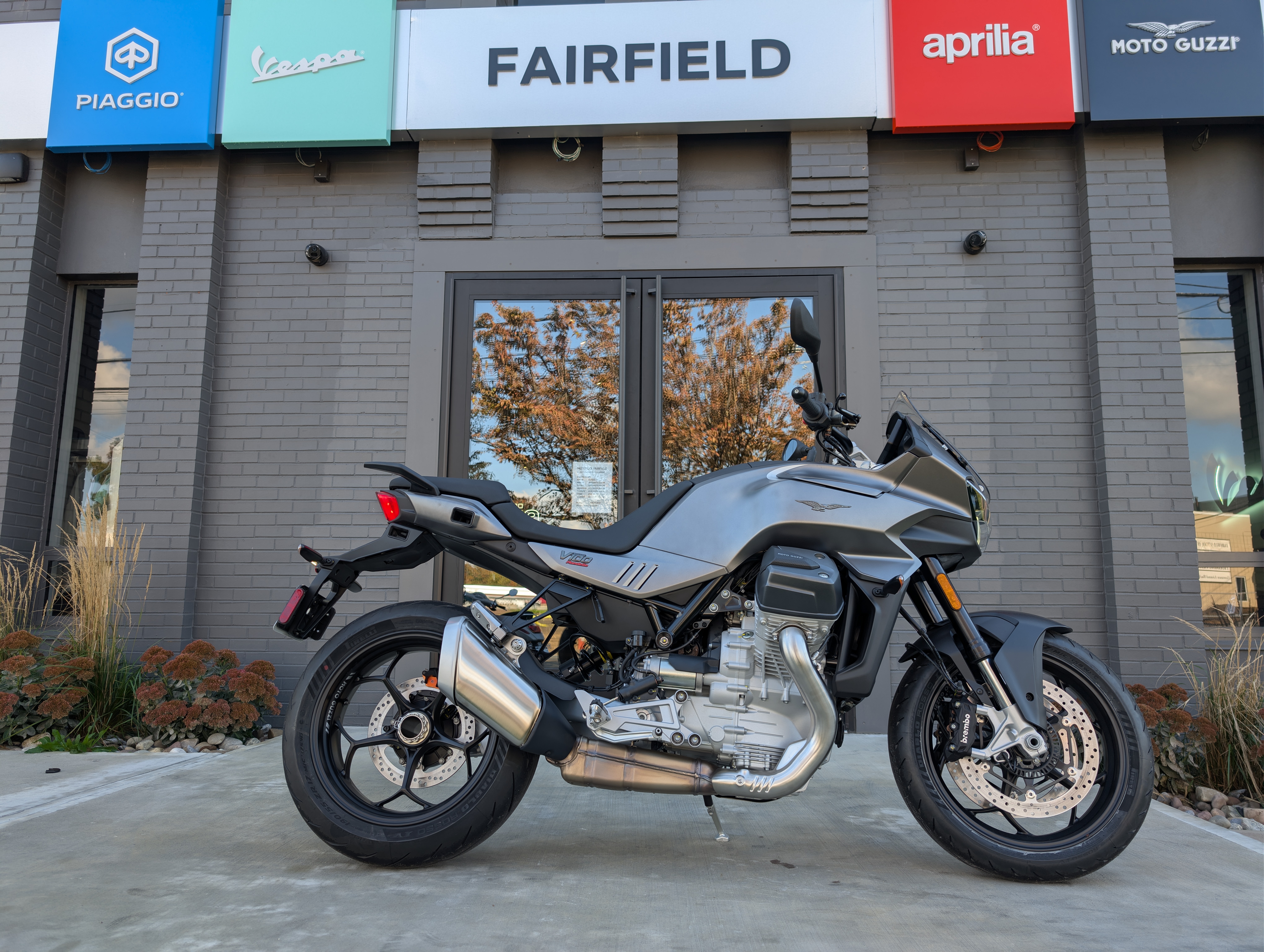 2025 Moto Guzzi V100 Mandello MANDELLO in Fairfield, CT