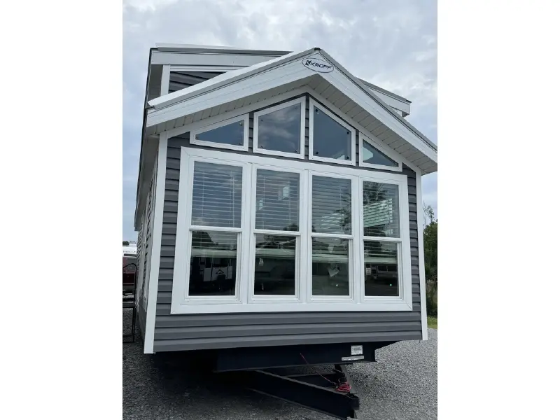 2026 KROPF LAKESIDE 8104BKWD